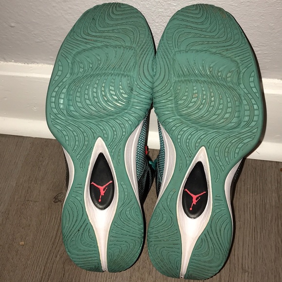 Jordan Sports Shoe - Picture 4 of 5